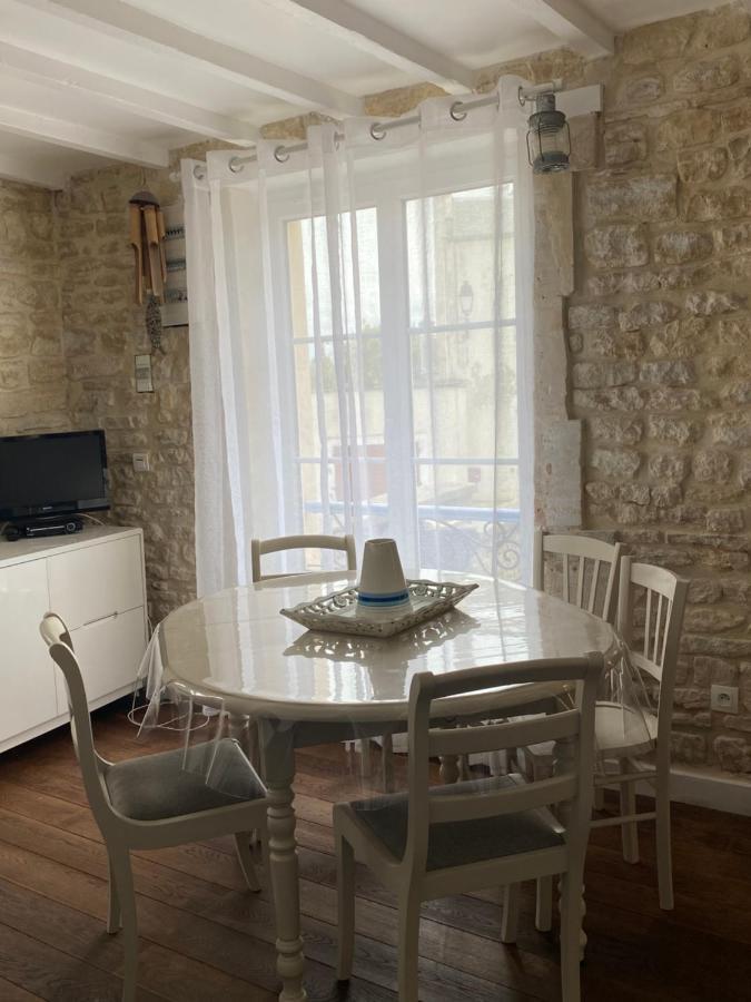 La Maison Bleue Port-en-Bessin-Huppain Bagian luar foto