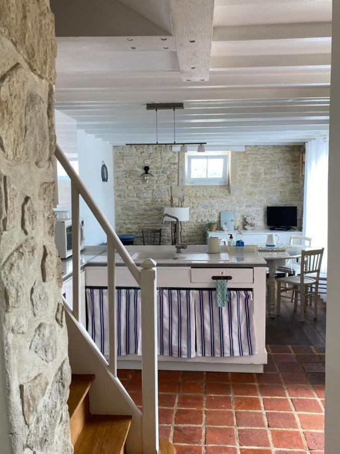 La Maison Bleue Port-en-Bessin-Huppain Bagian luar foto