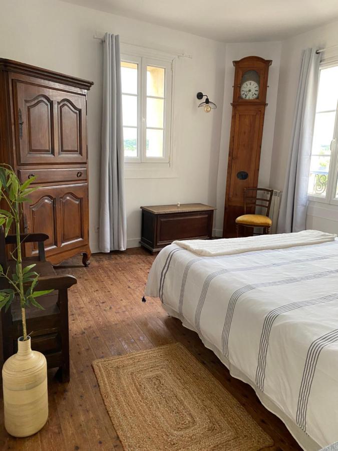 La Maison Bleue Port-en-Bessin-Huppain Bagian luar foto