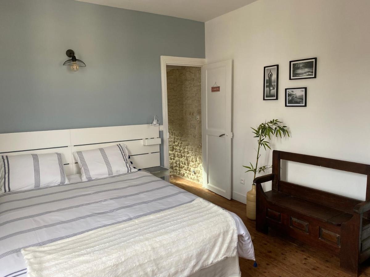 La Maison Bleue Port-en-Bessin-Huppain Bagian luar foto