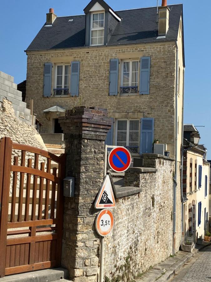 La Maison Bleue Port-en-Bessin-Huppain Bagian luar foto