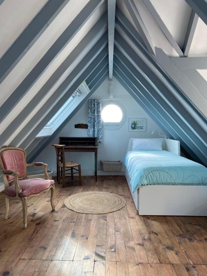 La Maison Bleue Port-en-Bessin-Huppain Bagian luar foto